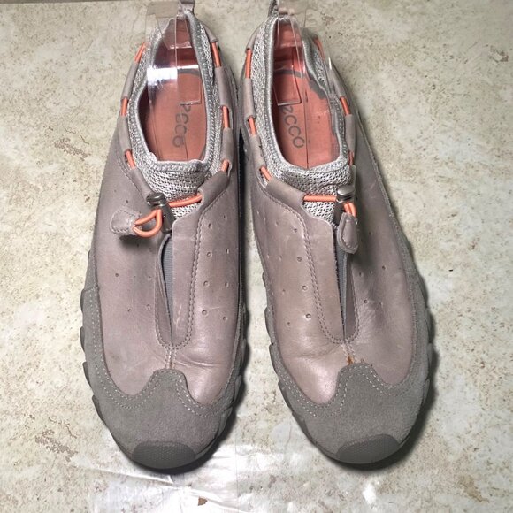 Ecco Womens Gray Suede & Leather Slip-On Shoes Toggle Closure Gorpcore Casual - Picture 4 of 12